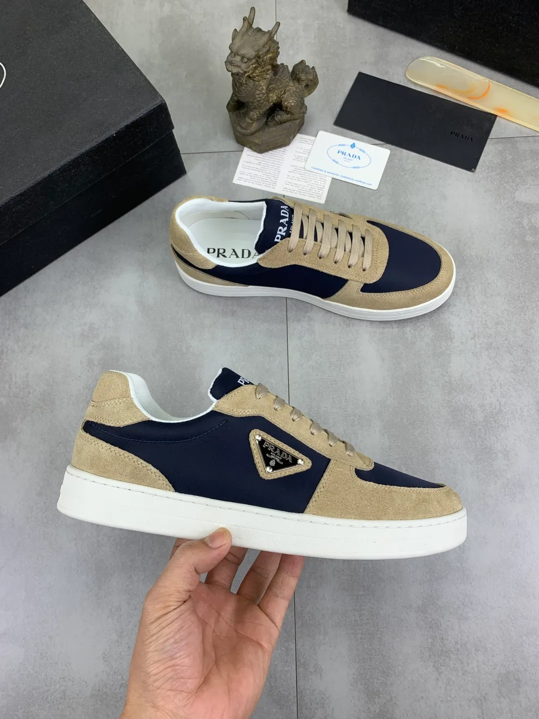 Men's Men's Shoes💰P440💰[New Style] The latest classic model of high-quality PRADA breathable and comfortable men's shoes has been launched on the official website in 1:1 reproduction, synchronized in Hong Kong counters and on the same catwalk; all made of calfskin with breathable mesh fabric ➕Imported soft and comfortable sheep Leather lining, 🍡🍡original 1:1 rubber outsole, non-slip and wear-resistant; comfortable to wear, attractive style, fine workmanship, and simple and neat shoe last, showing a man's courage and toughness, 👍size 38 to 44; 5️⃣colors🉑️ to choose from